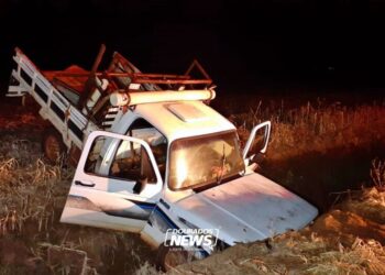 Caminhonete cai em valeta, condutor morre e mais 3 ficam feridos em Dourados