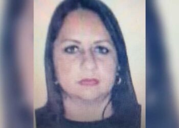 Motociclista morre ao passar por quebra-molas, colide em caçamba e árvore e morre em Dourados